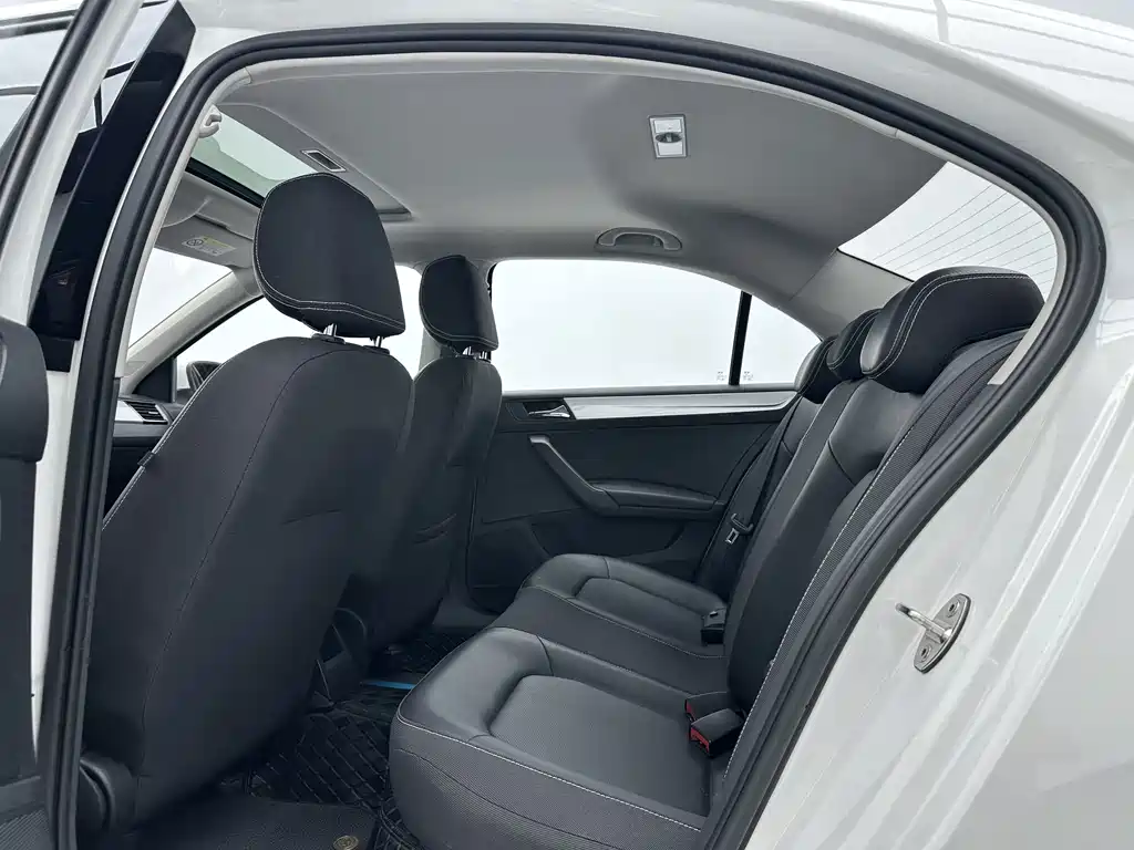 Skoda Rapid 2023 — фото 6