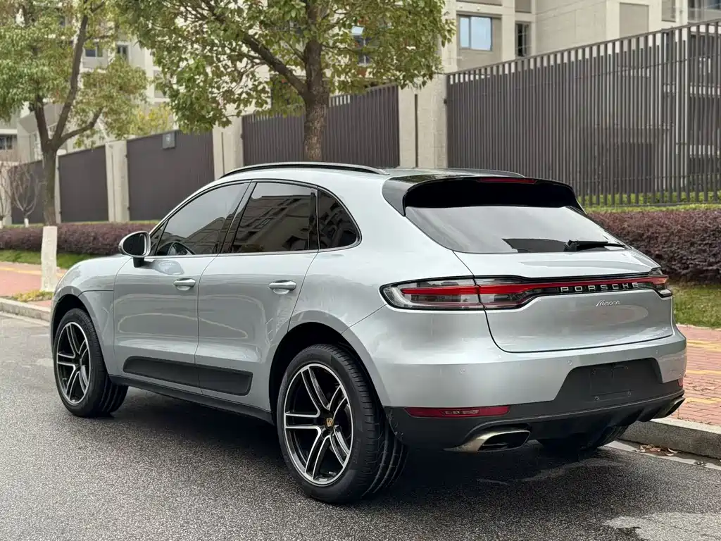 Porsche Macan 2020 — фото 11