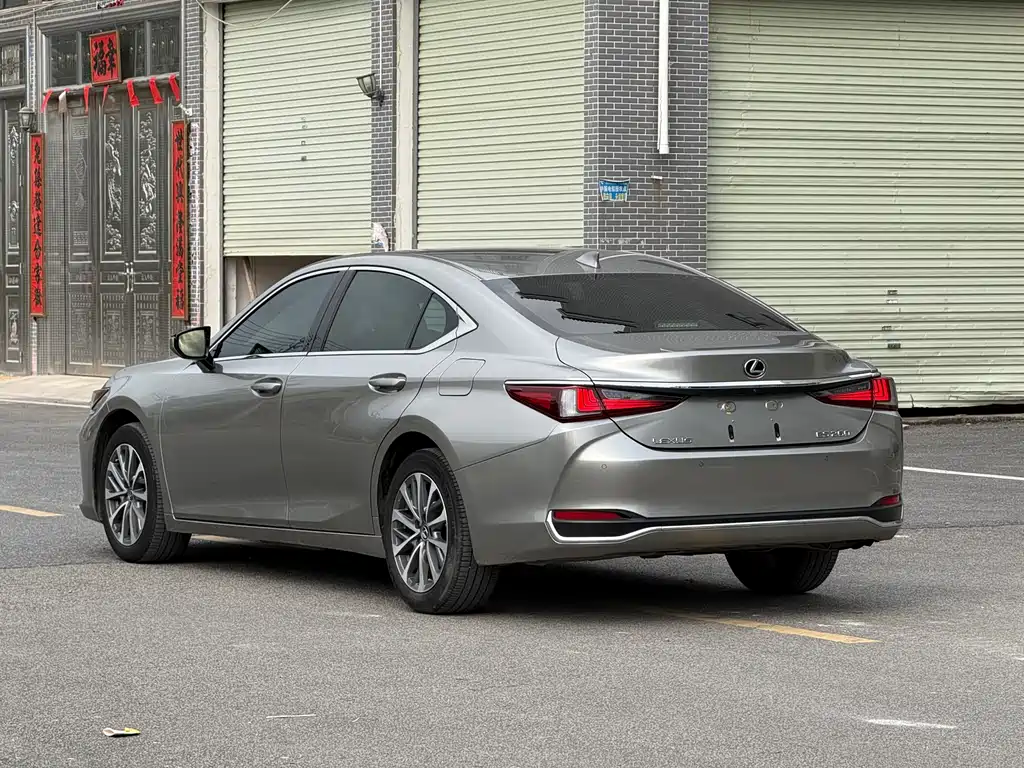 Lexus ES 2023 — фото 10
