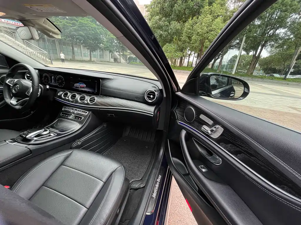 Mercedes-Benz E-Class 2018 — фото 14