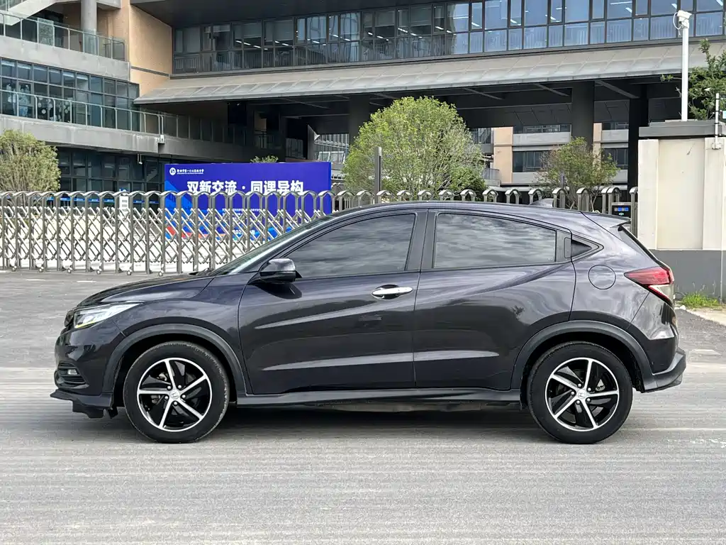 Honda Vezel 2020 — фото 8
