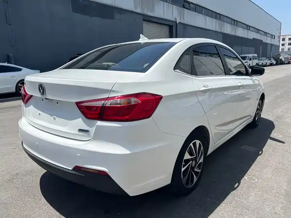 Changan Yuexiang V7 2015