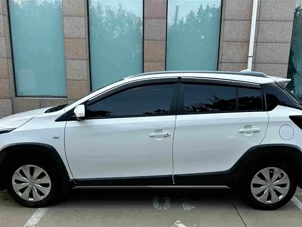 Toyota Yaris L 2022