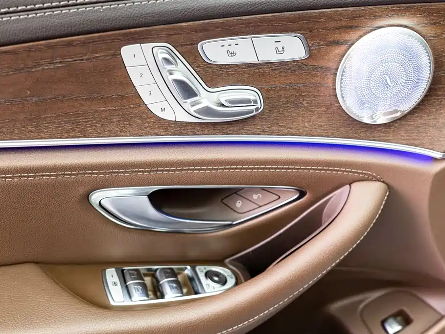 Mercedes-Benz E-Class 2023 — фото 15