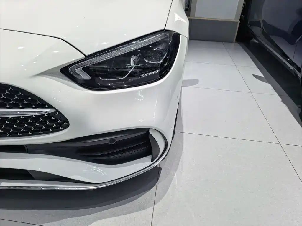 Mercedes-Benz C-Class 2022