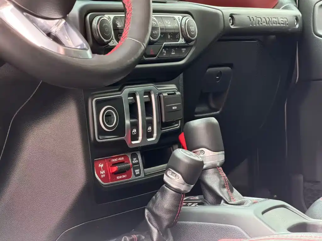 Jeep Wrangler 2022 — фото 12