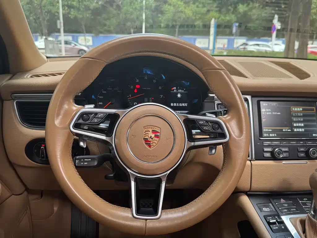 Porsche Macan 2015 — фото 14