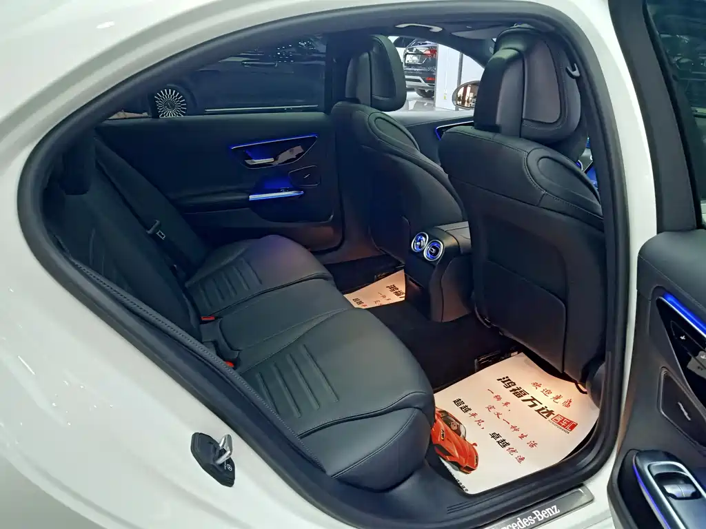 Mercedes-Benz C-Class 2025 — фото 24