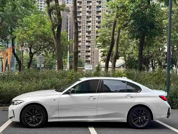 BMW 3 Series 2023
