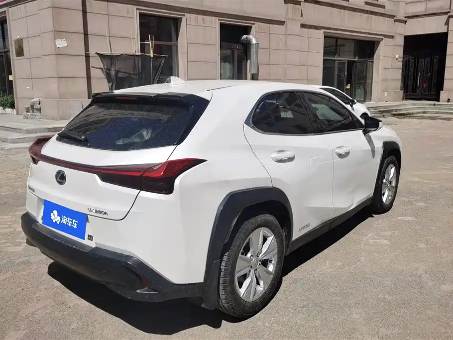 Lexus UX 2020 — фото 3