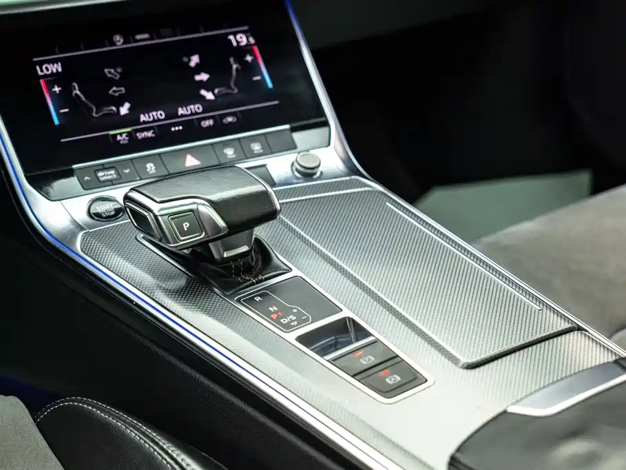 Audi A6L 2022 — фото 14