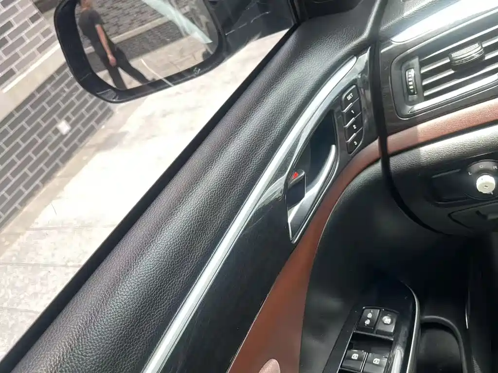 GAC Motor Trumpchi GS8 2017 — фото 17