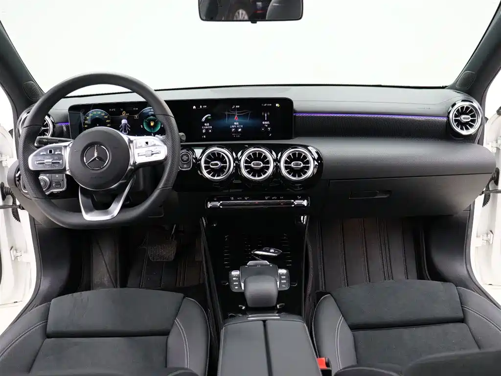 Mercedes-Benz A-Class 2021 — фото 11
