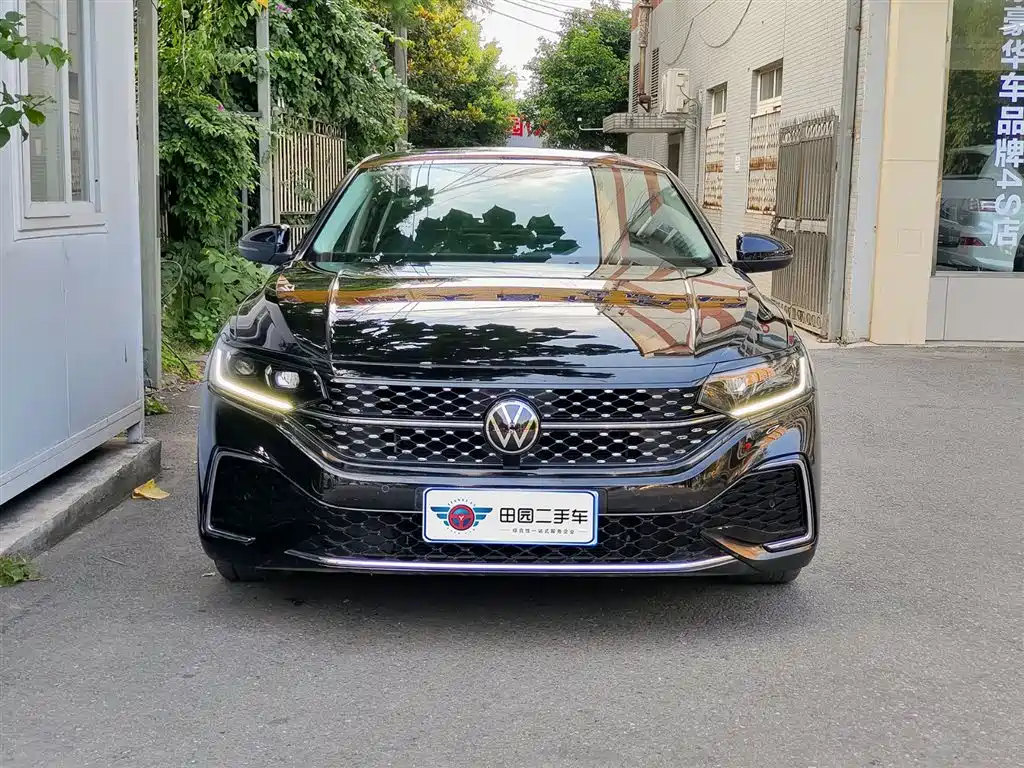 Volkswagen Passat 2023