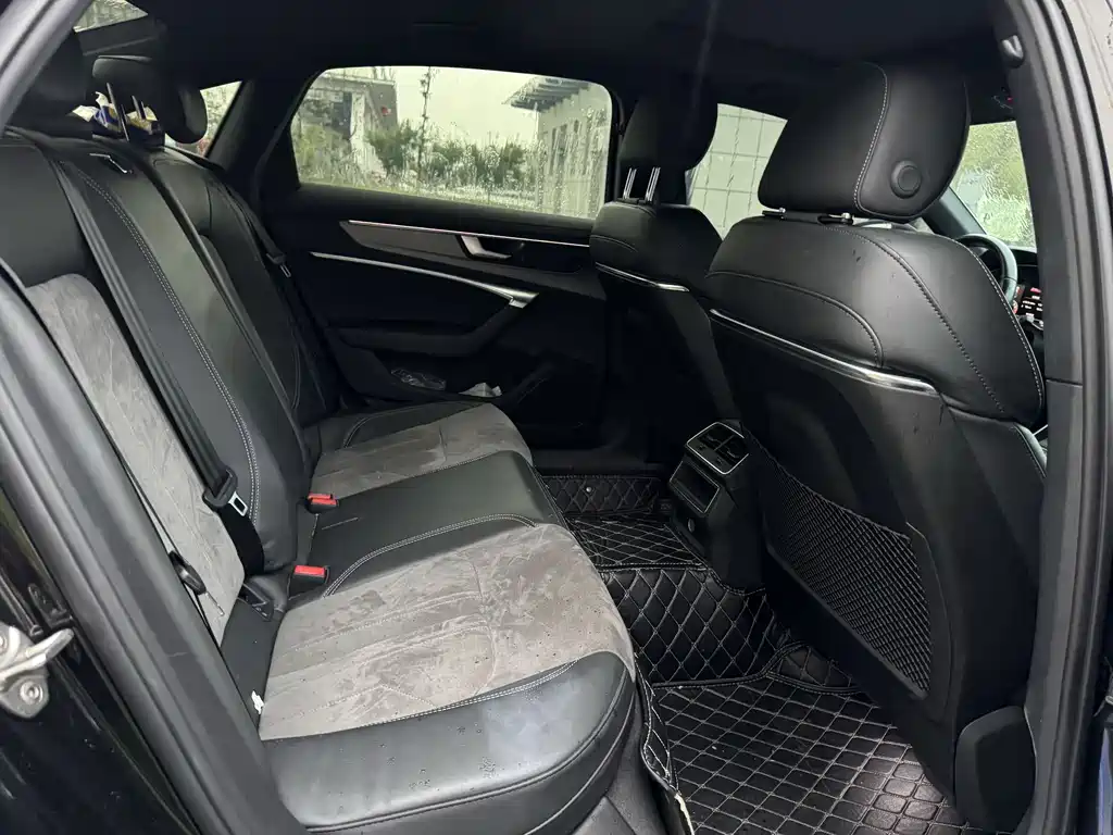 Audi A6L 2022