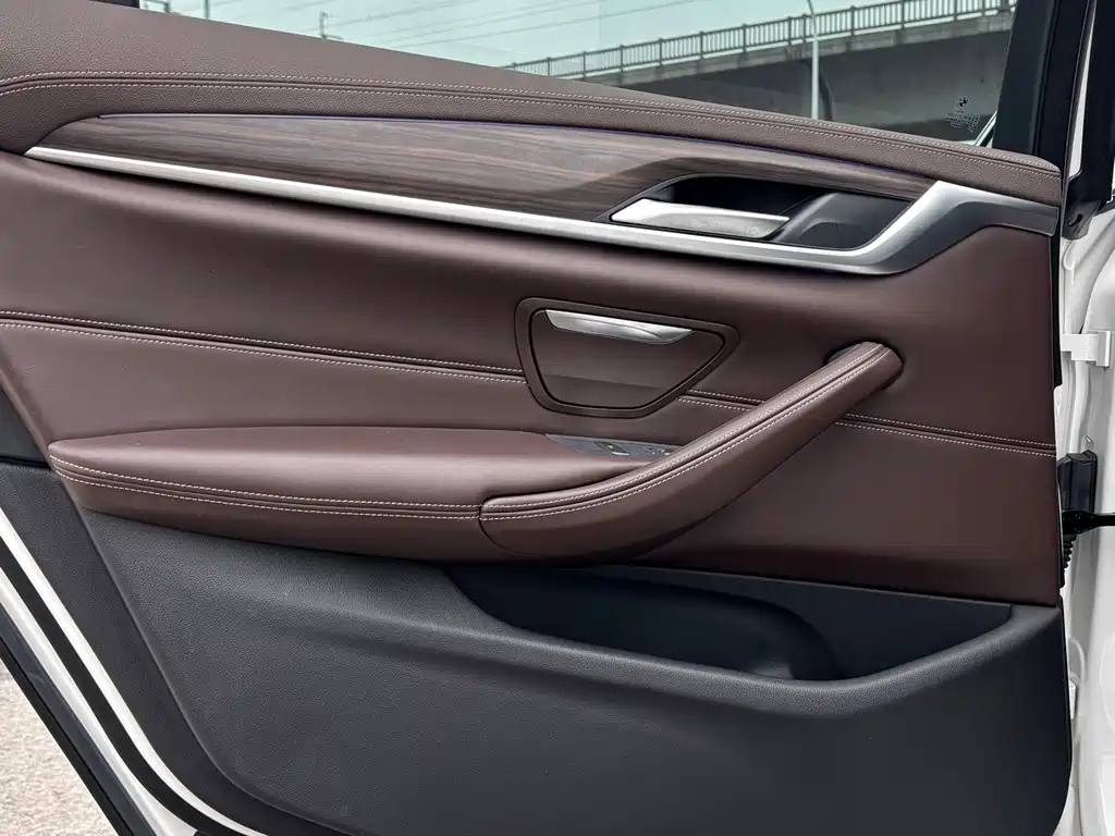 BMW 5 Series New Energy 2020 — фото 13