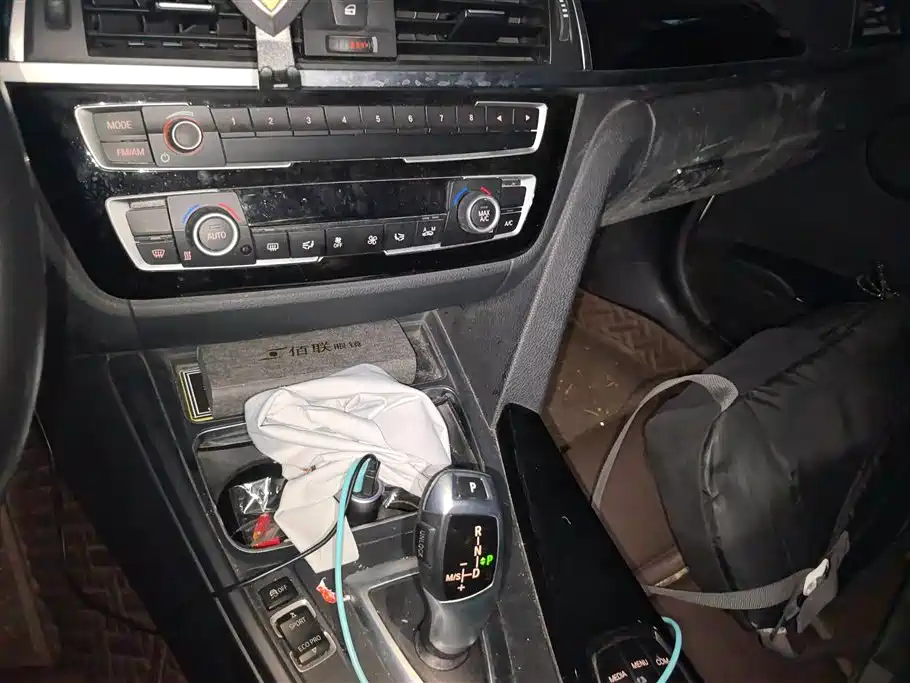 BMW 3 Series 2017 — фото 16