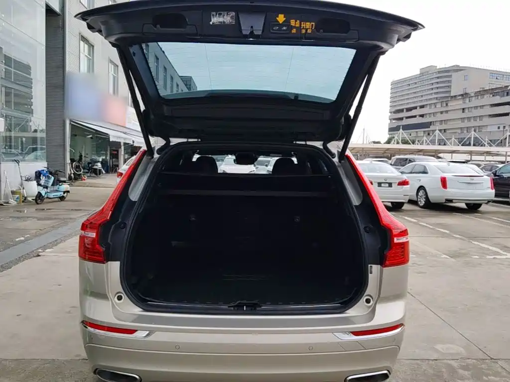 Volvo XC60 2020 — фото 19