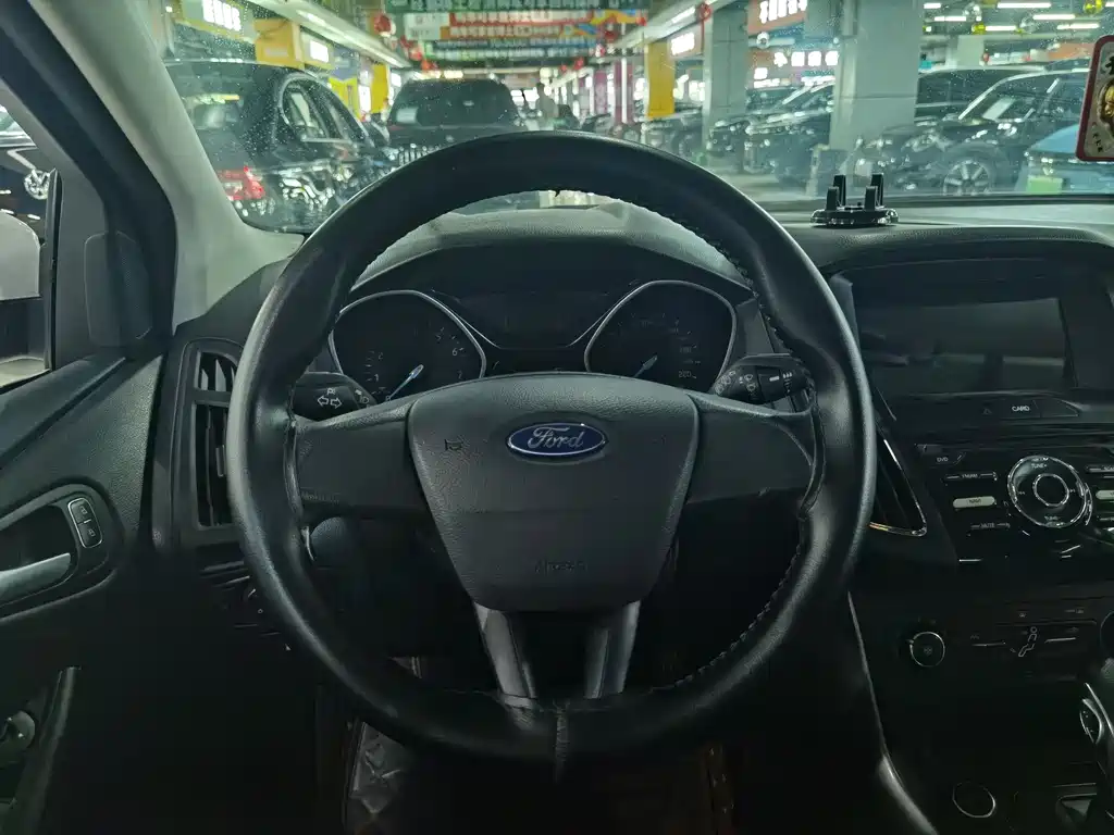 Ford Focus 2016 — фото 9
