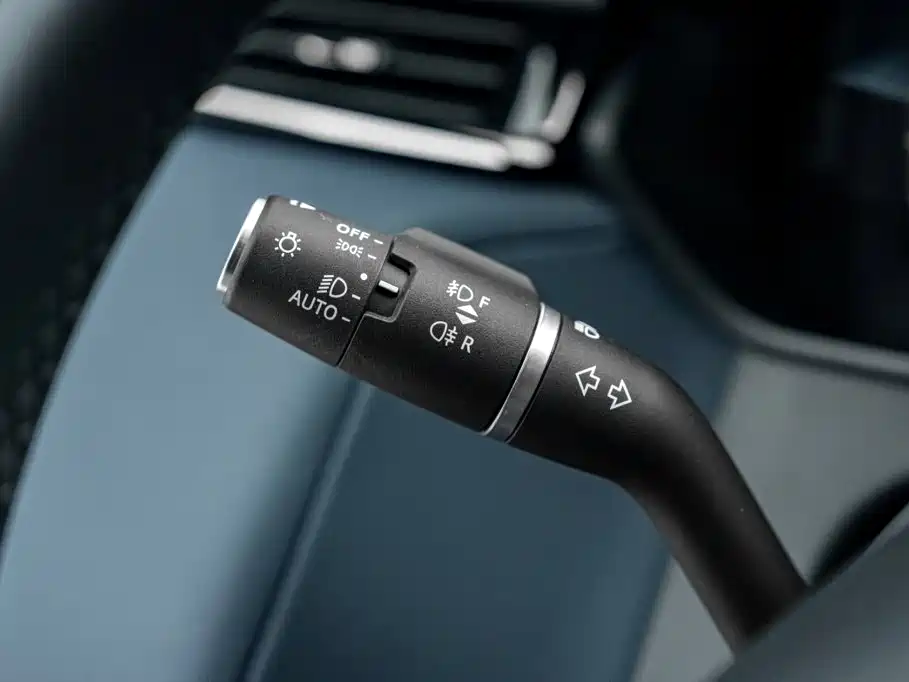 Land Rover Range Rover Velar 2024 — фото 11
