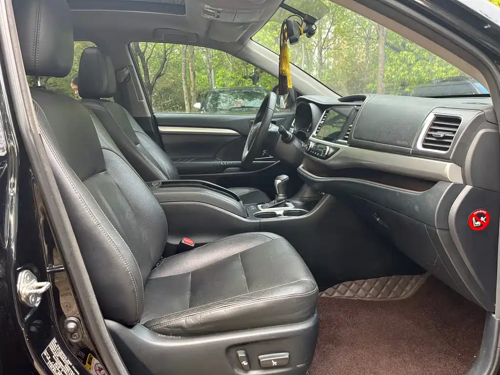 Toyota Highlander 2017 — фото 11