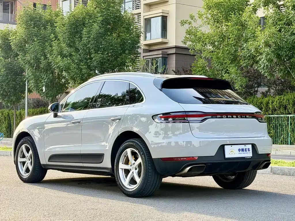 Porsche Macan 2019 — фото 29