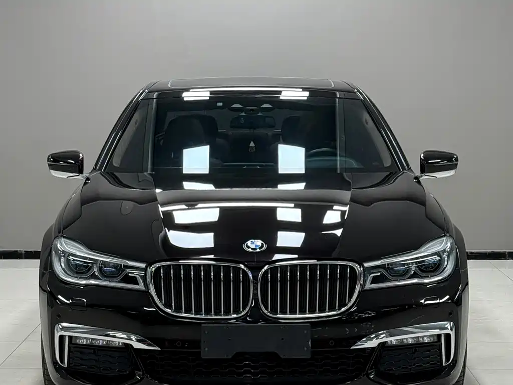 BMW 7 Series 2018 — фото 2