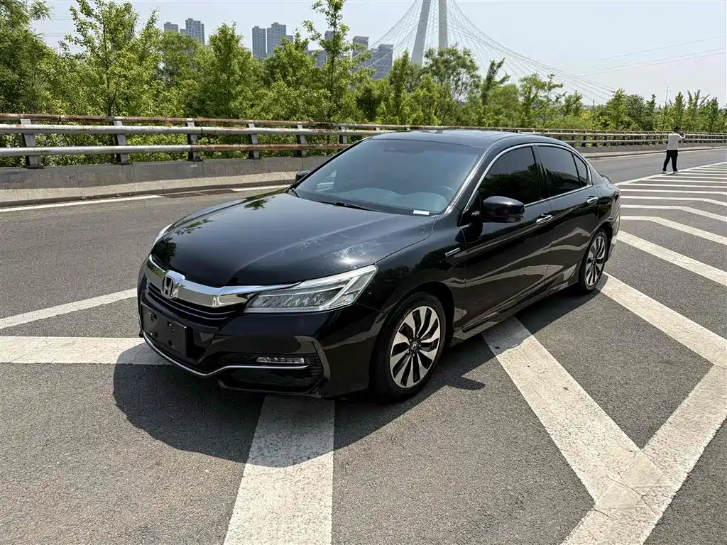 Honda Accord 2017 — фото 1