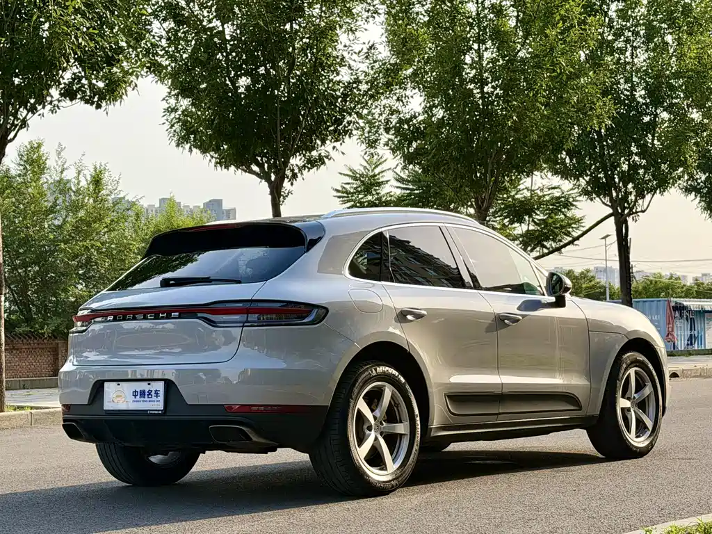 Porsche Macan 2019 — фото 27