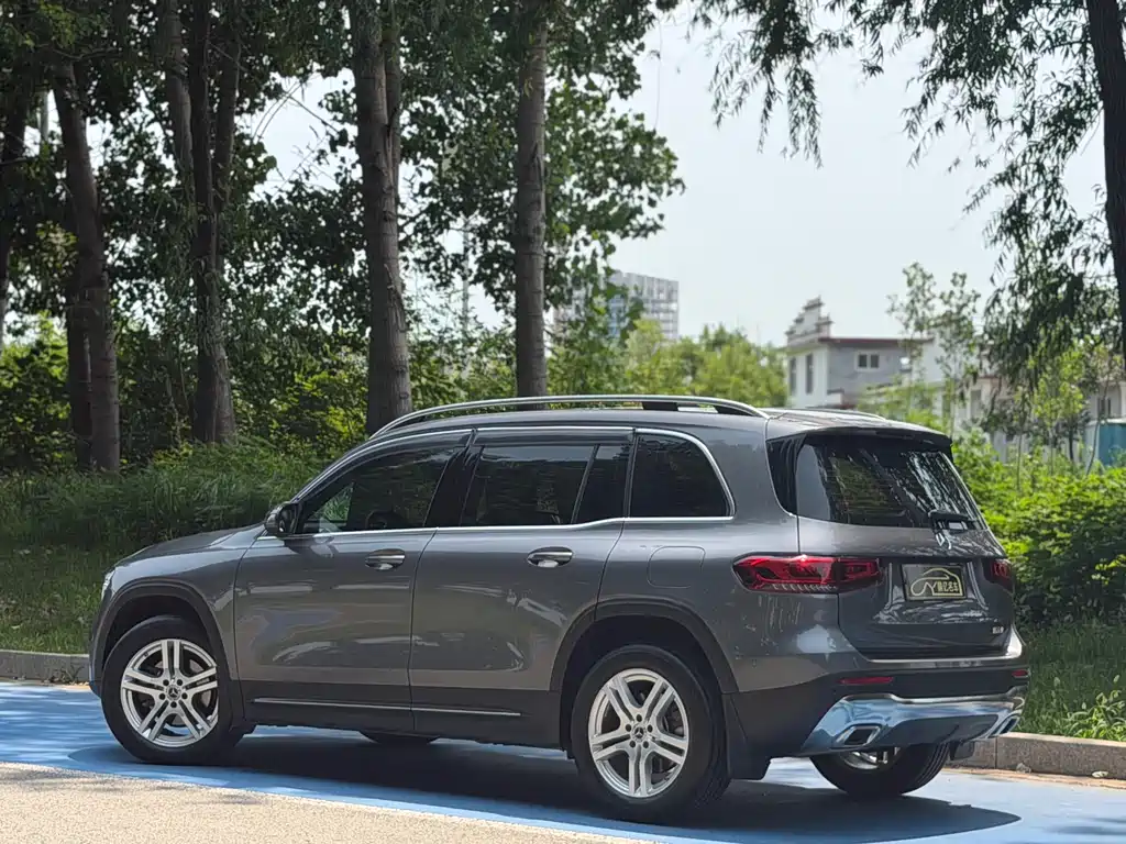 Mercedes-Benz GLB 2023