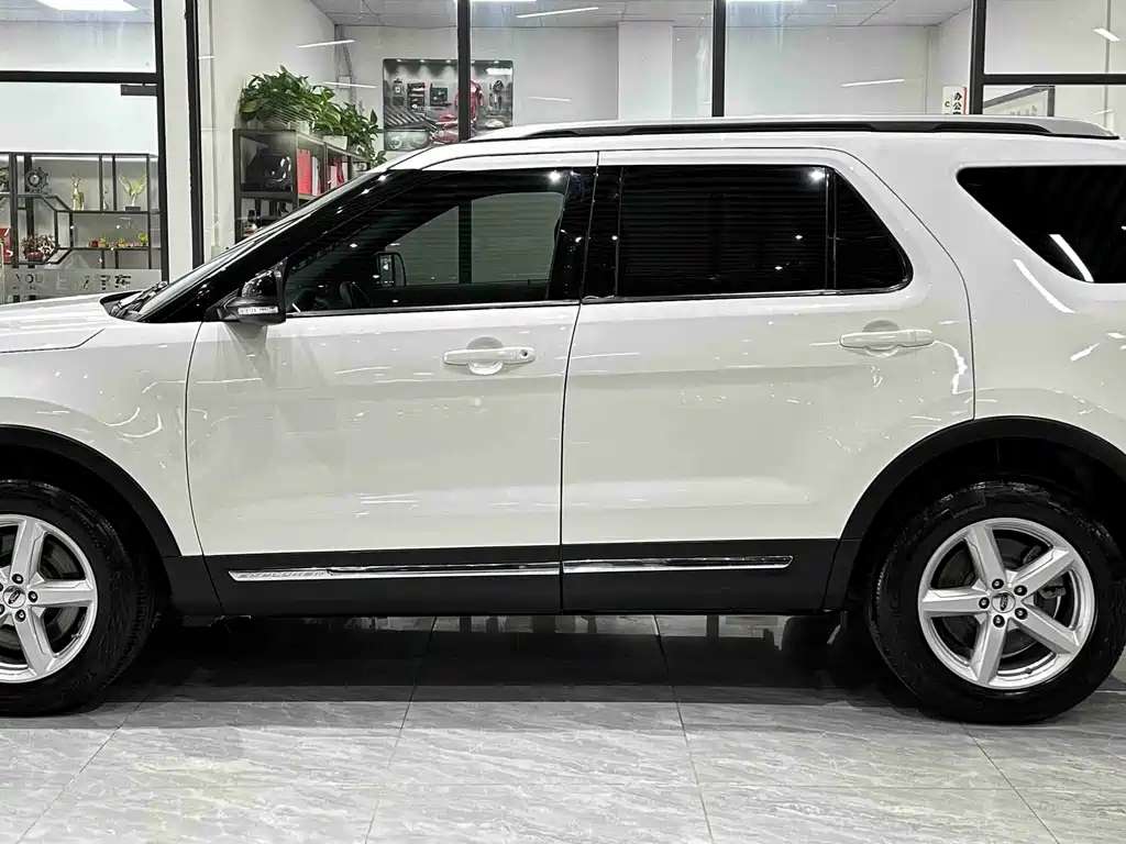 Ford Explorer 2015 — фото 8