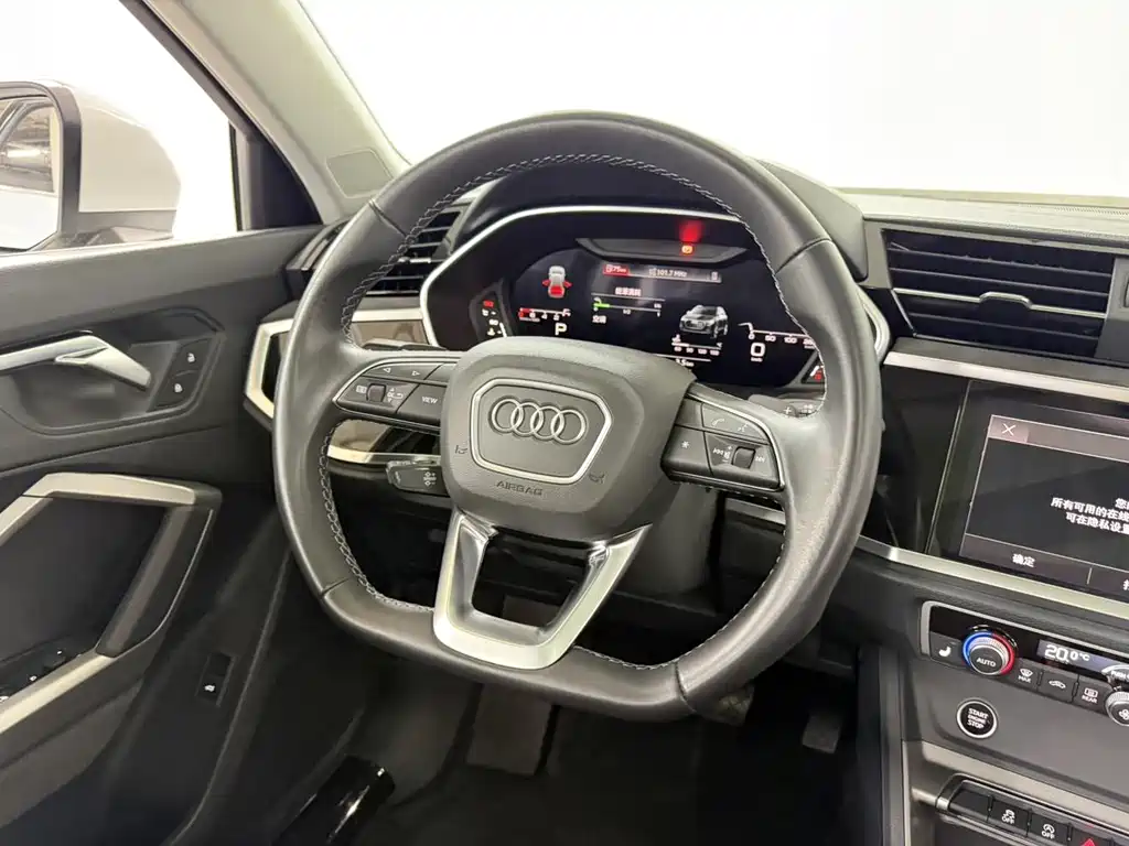 Audi Q3 2022 — фото 13