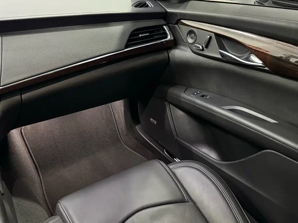 Cadillac CT6 Plug-in 2018 — фото 17