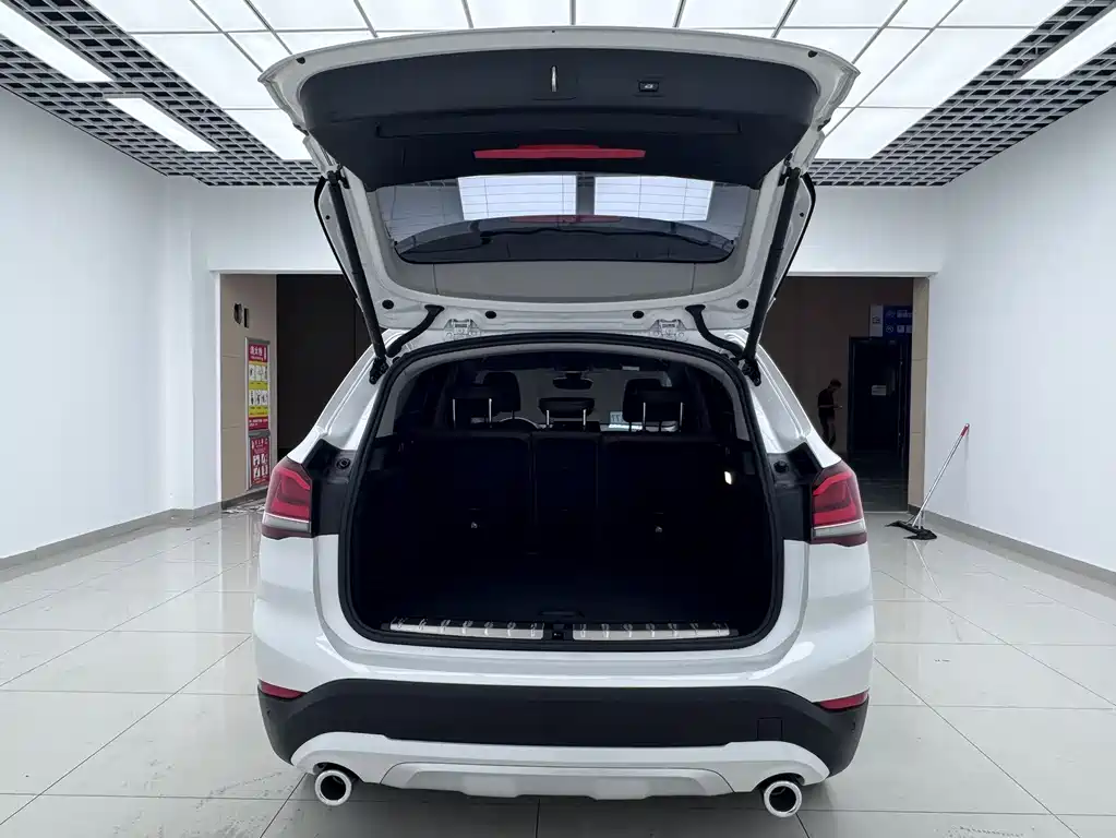 BMW X1 2022 — фото 8