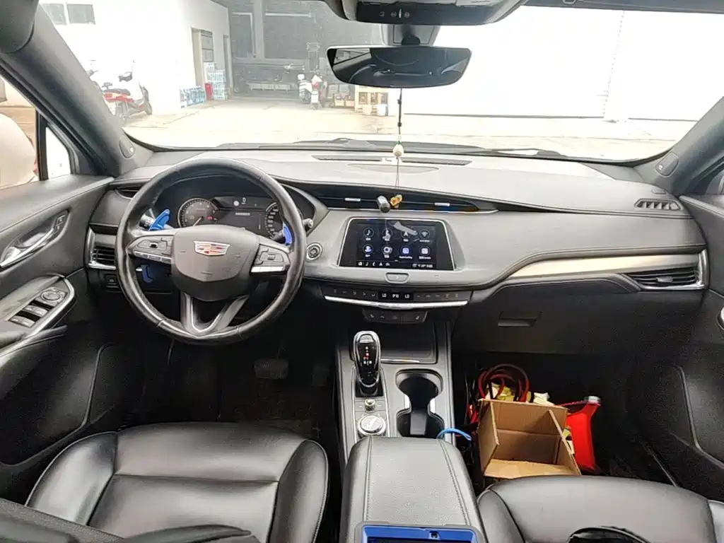 Cadillac XT4 2020 — фото 10
