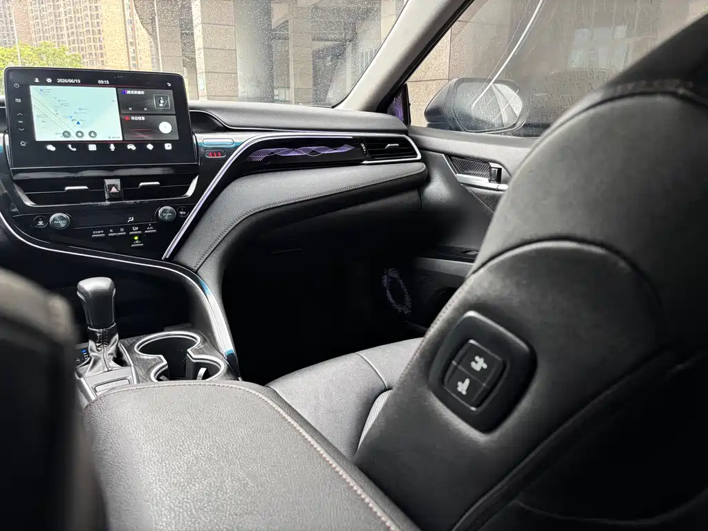 Toyota Camry 2023 — фото 14