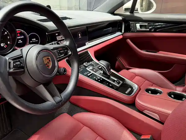 Porsche Panamera 2024