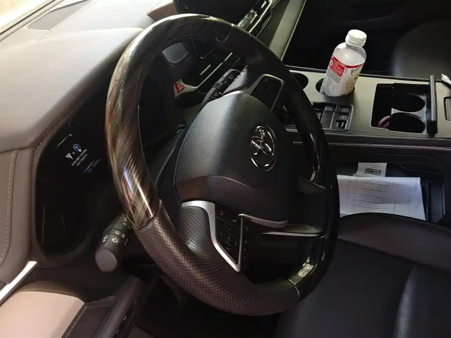 Toyota Sienna 2023 — фото 15