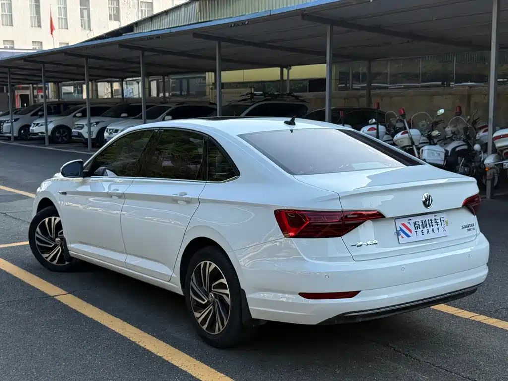 Volkswagen Sagitar 2021