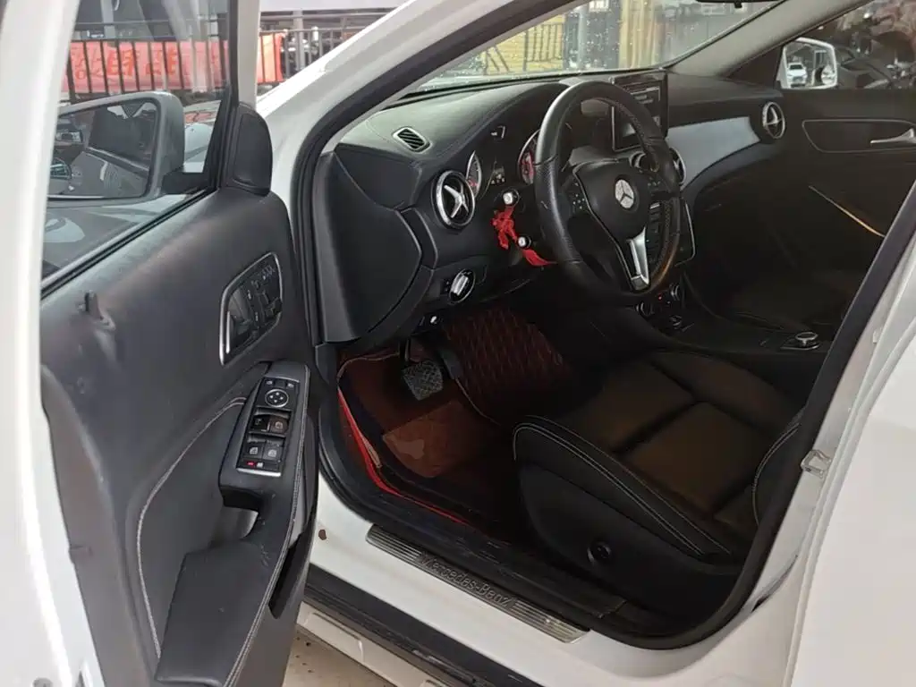 Mercedes-Benz GLA 2016 — фото 16