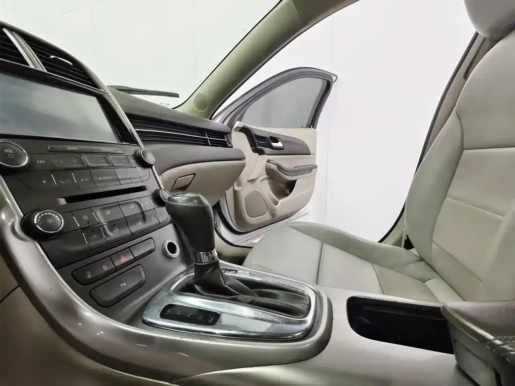Chevrolet Malibu 2015 — фото 12