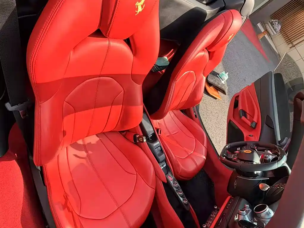 Ferrari F8 2022 — фото 18