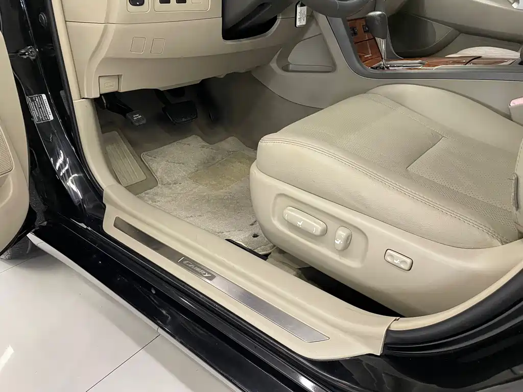 Toyota Camry 2008 — фото 28