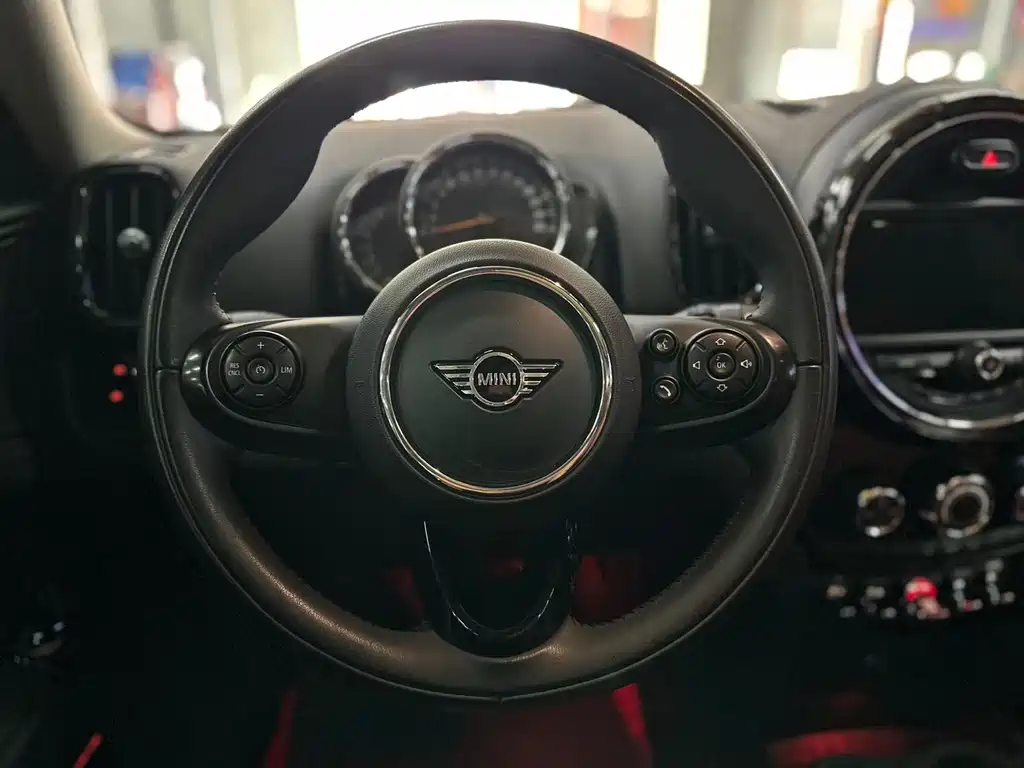 MINI Countryman 2019 — фото 12