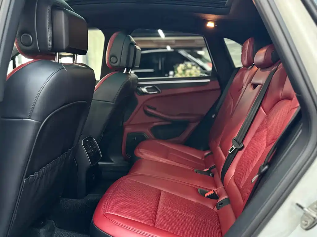Porsche Macan 2020 — фото 10