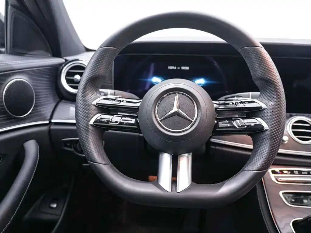 Mercedes-Benz E-Class 2020 — фото 22