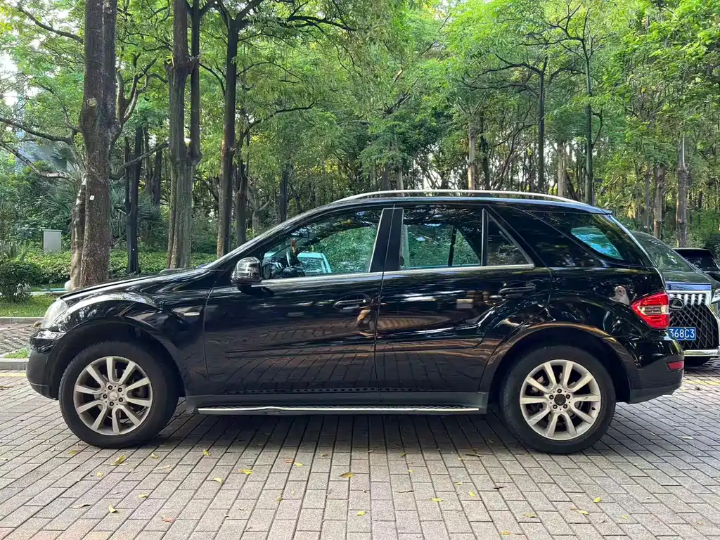 Mercedes-Benz M-Class 2011