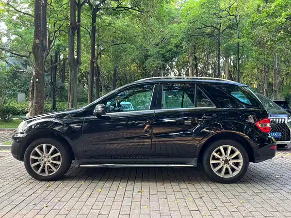 Mercedes-Benz M-Class 2011