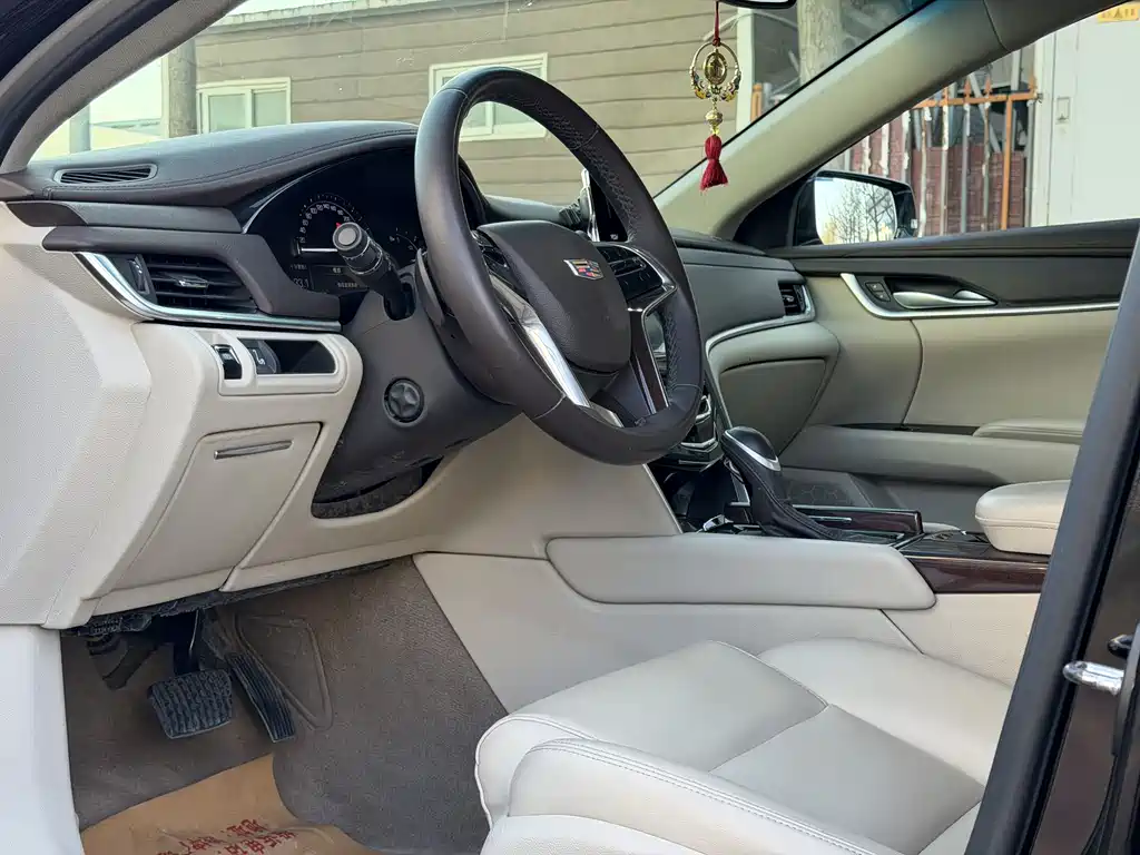 Cadillac XTS 2017 — фото 16