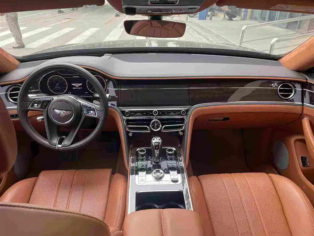 Bentley Flying Spur 2020 — фото 7